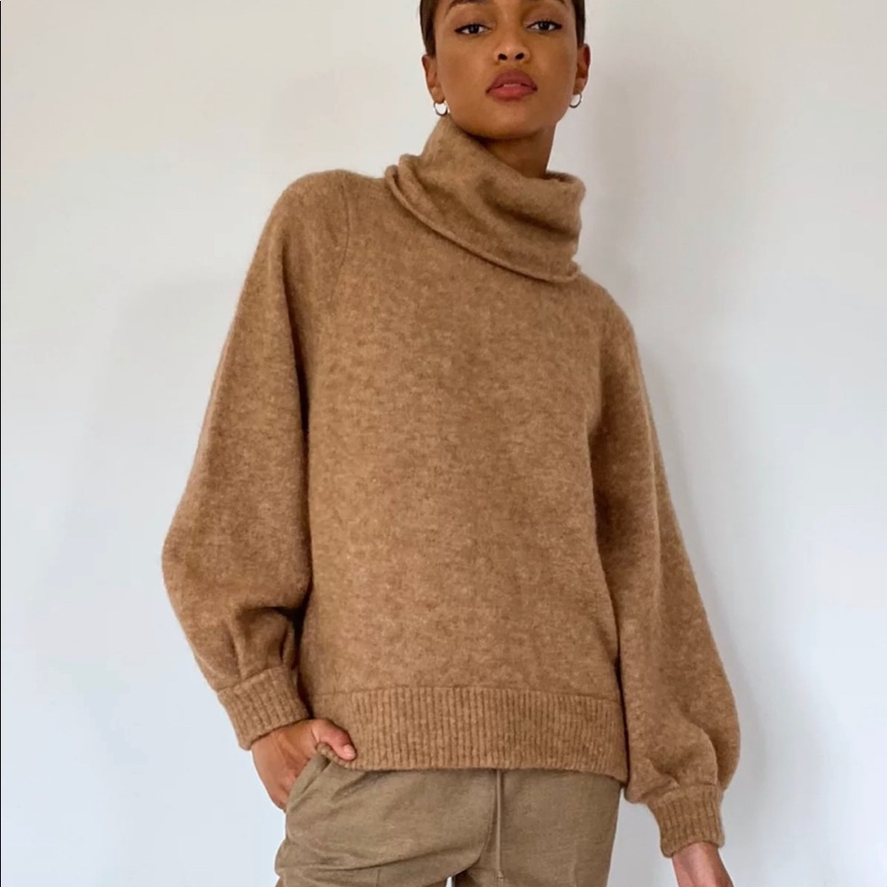 Babaton Adichie Sweater - GREY